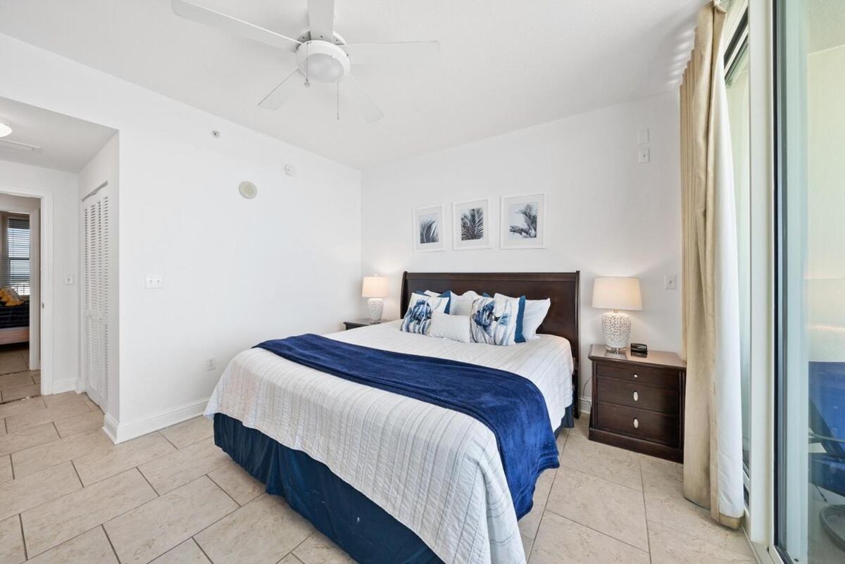 1403 Aqua Apartment