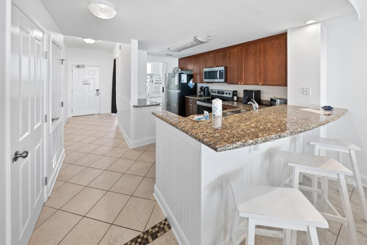1403 Aqua Apartment