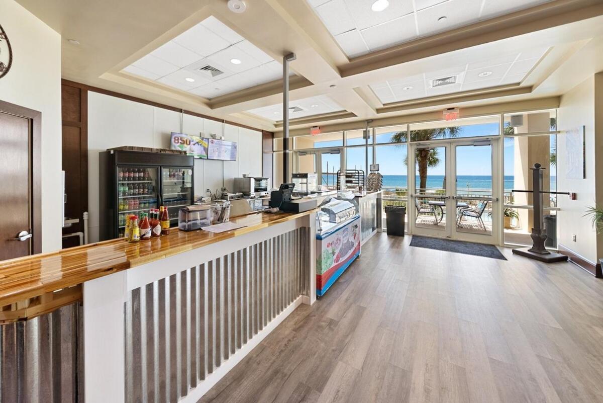 1403 Aqua Apartment *