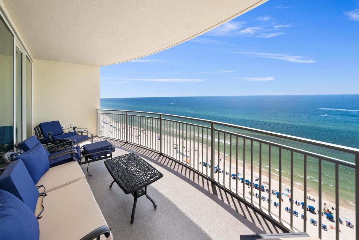 1403 Aqua Apartment *