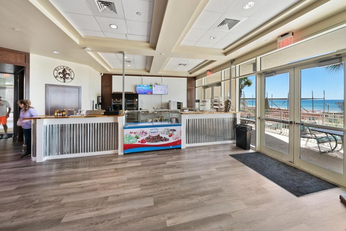1403 Aqua Apartment