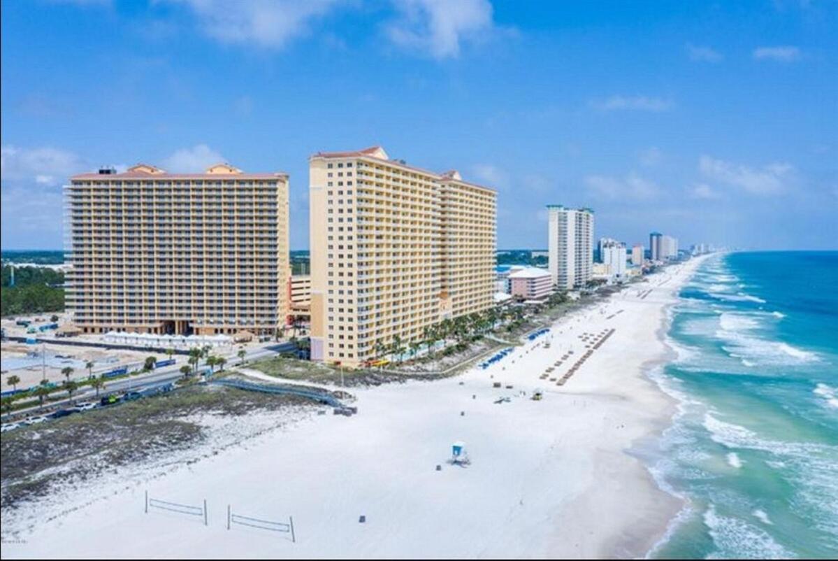 1403 Aqua Apartment
