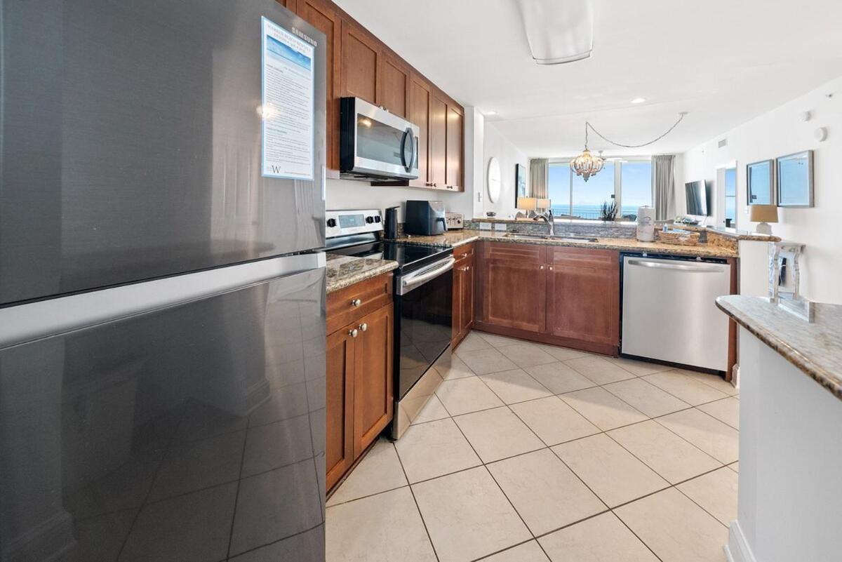 1403 Aqua Apartment