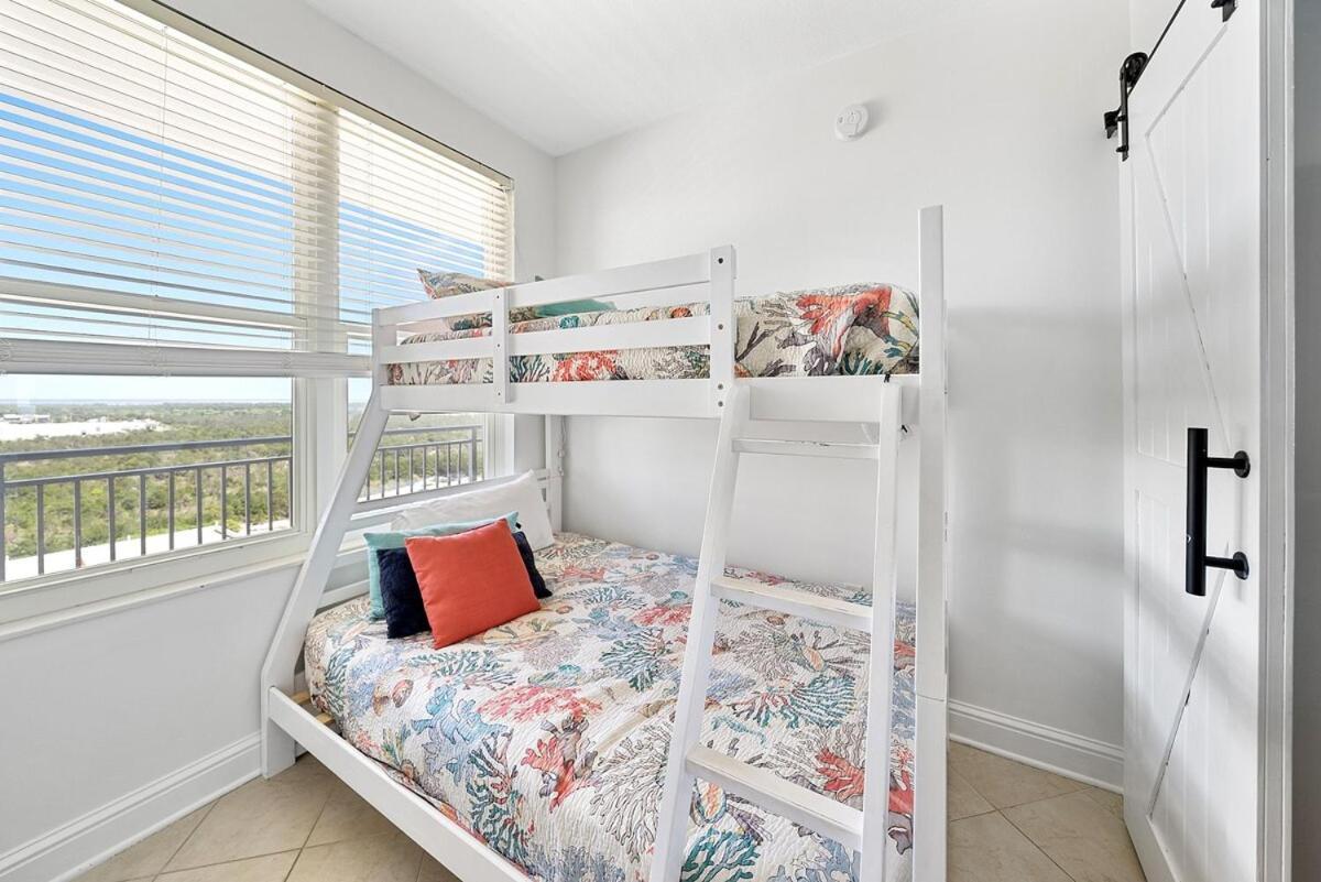 Apartment 1403 Aqua
